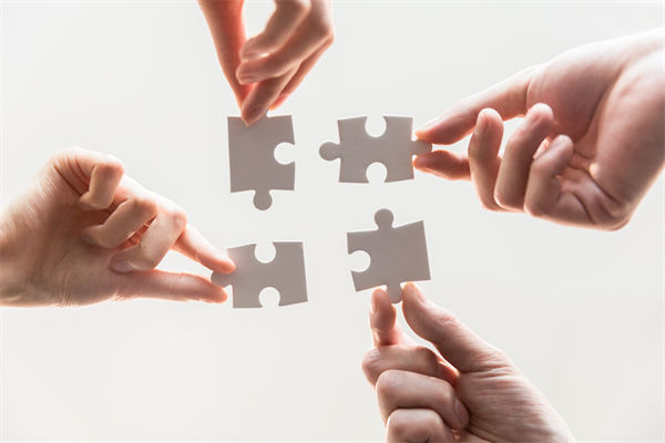 “金九银十”效应显现 10月新能源汽车卖爆了！7家新势力创新高、比亚迪狂卖44万台